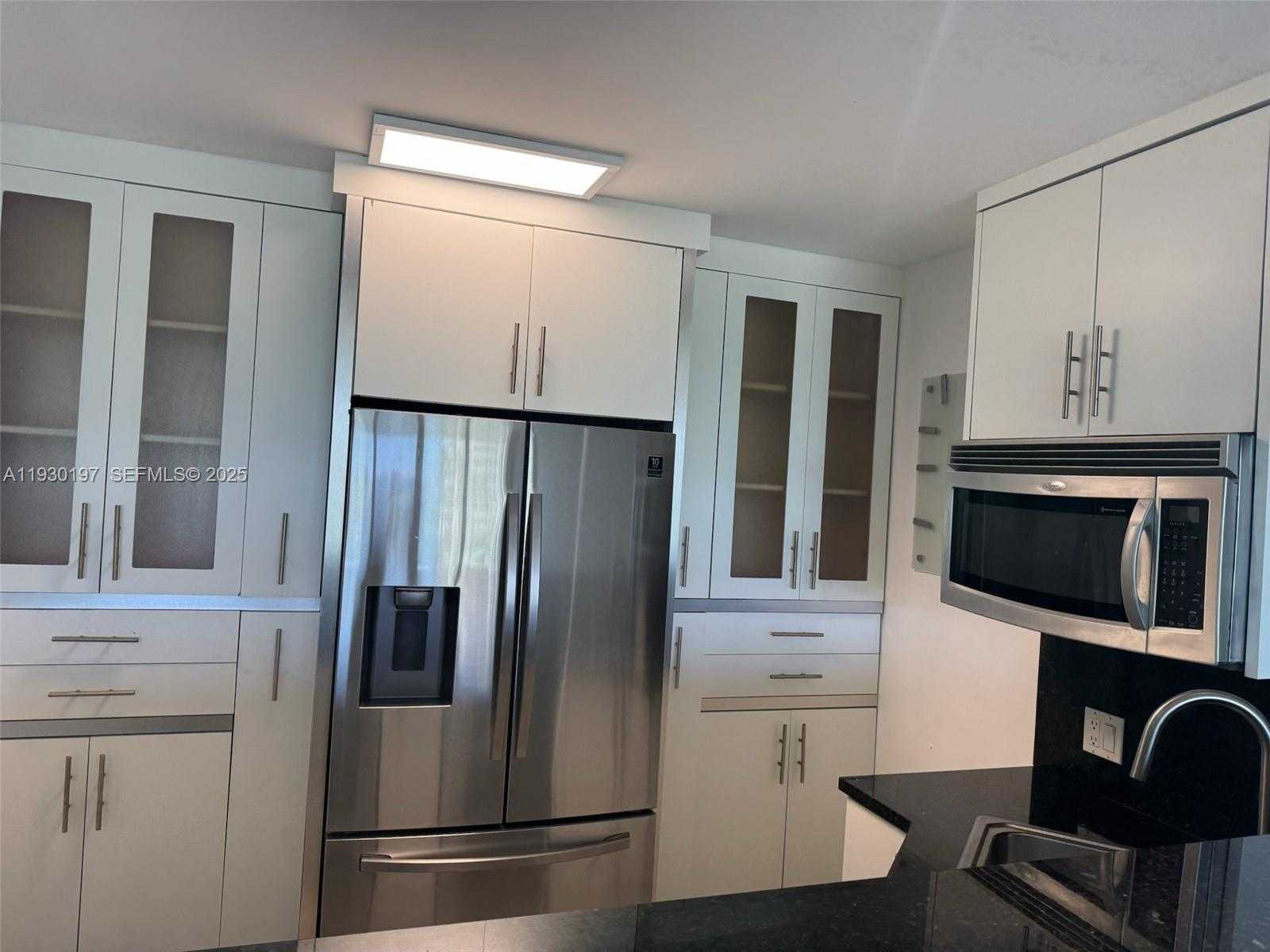 Small Image of 100 BAYVIEW DR #309, Sunny Isles Beach Number 12