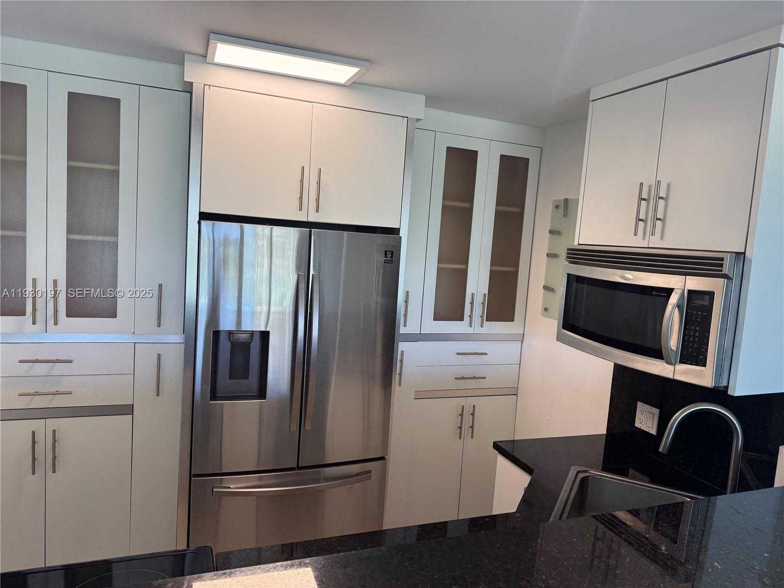 Small Image of 100 BAYVIEW DR #309, Sunny Isles Beach Number 13