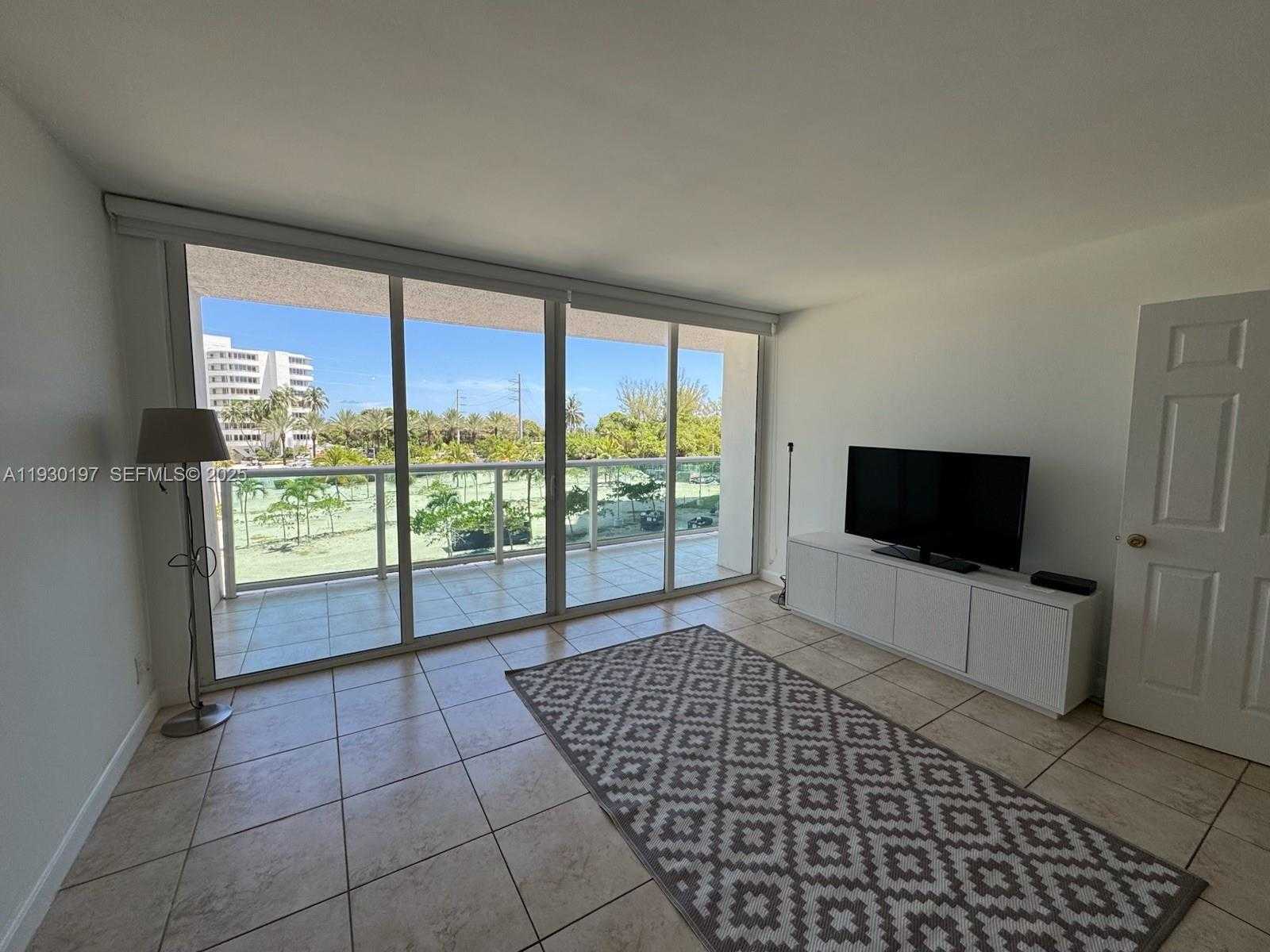 Small Image of 100 BAYVIEW DR #309, Sunny Isles Beach Number 17
