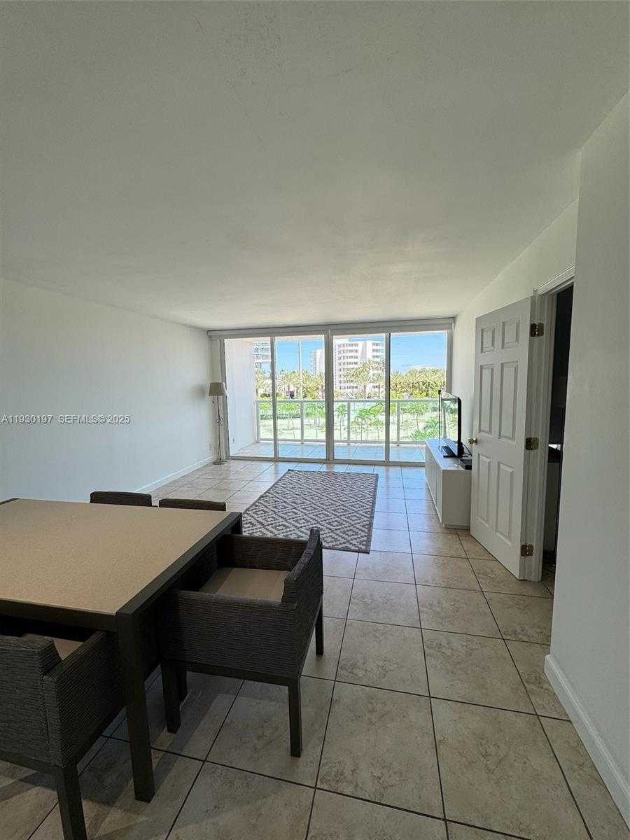 Small Image of 100 BAYVIEW DR #309, Sunny Isles Beach Number 8