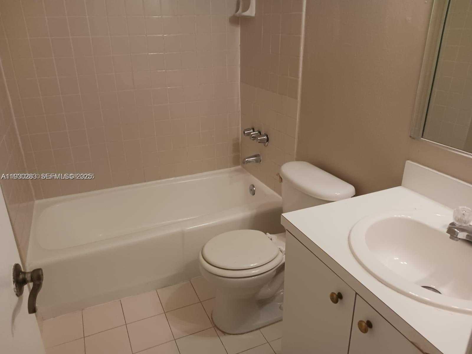 Small Image of Hialeah Number 14