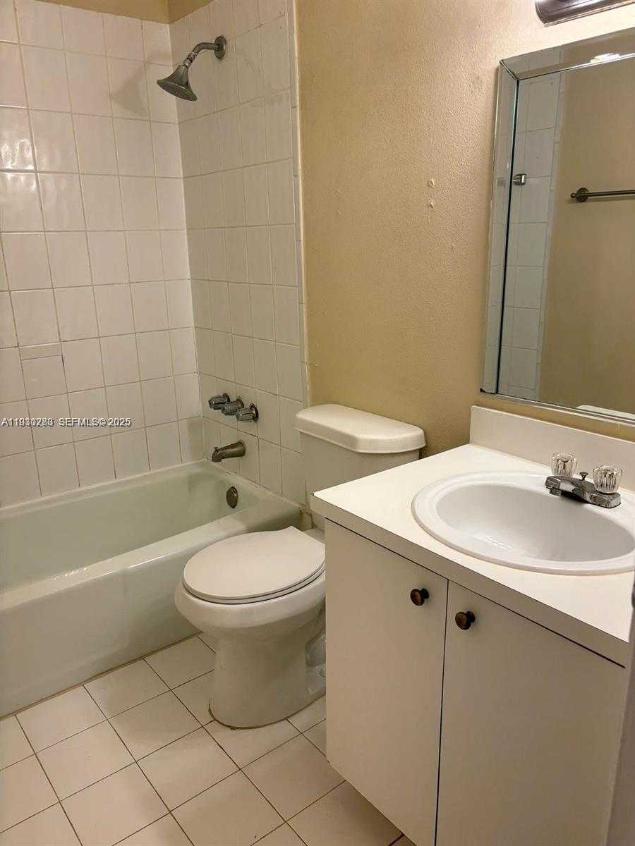 Small Image of Hialeah Number 5