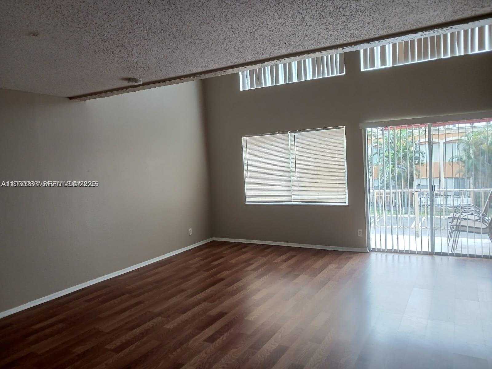 Small Image of Hialeah Number 9