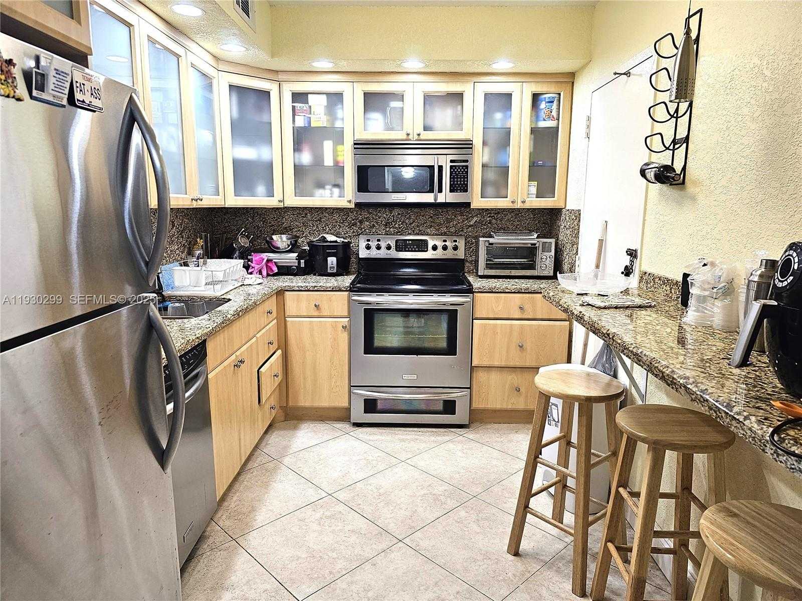 Small Image of 1980 SOUTH OCEAN DR #18B, Hallandale Beach Number 4