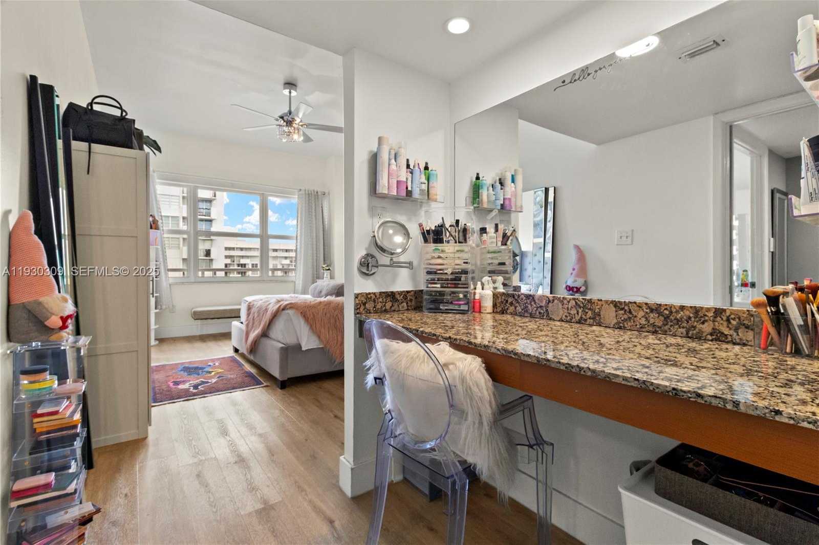 Small Image of 18061 BISCAYNE BLVD #PH01, Aventura Number 16