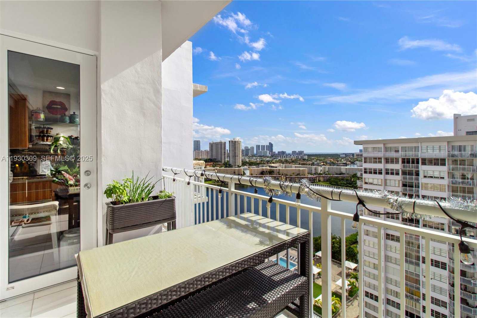 Small Image of 18061 BISCAYNE BLVD #PH01, Aventura Number 20