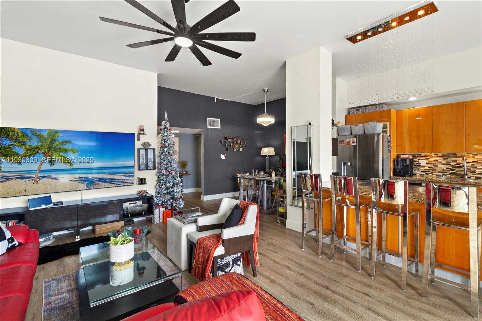 Small Image of 18061 BISCAYNE BLVD #PH01, Aventura Number 3