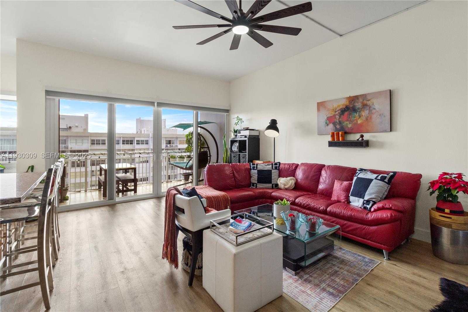 Small Image of 18061 BISCAYNE BLVD #PH01, Aventura Number 8