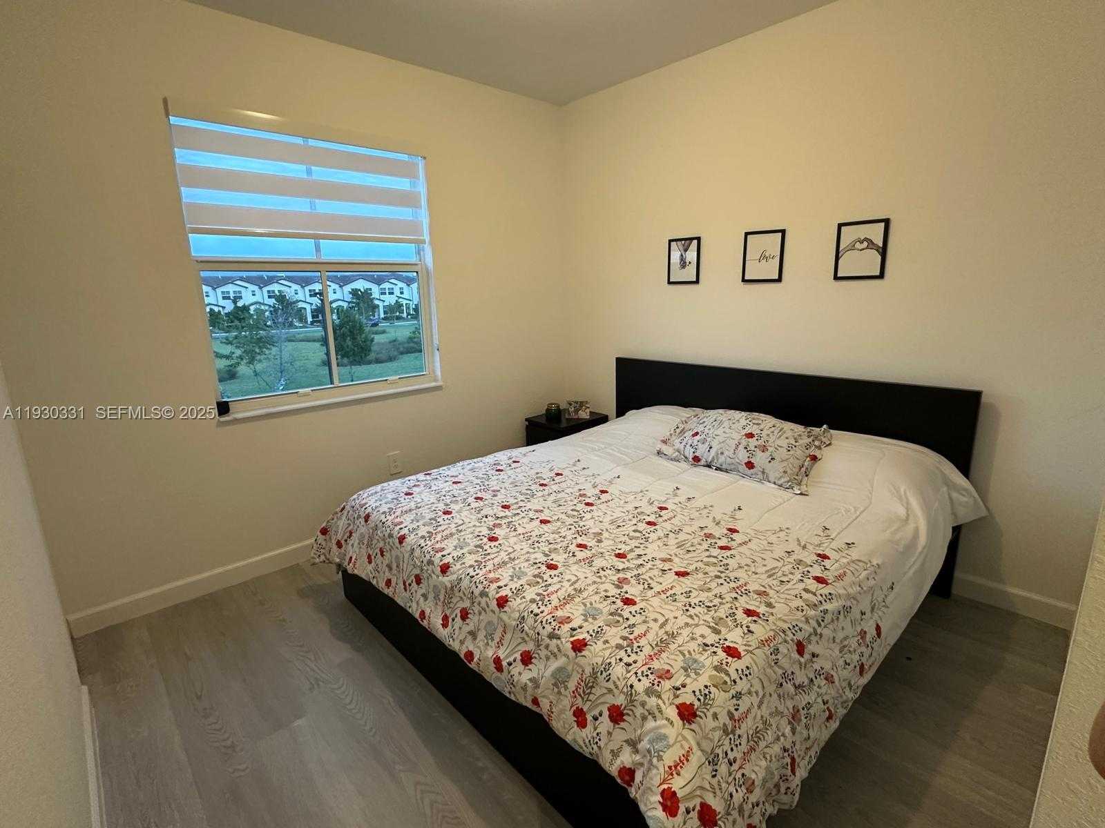 Small Image of 26450 SOUTH WEST 148TH CT #26450, Homestead Number 5