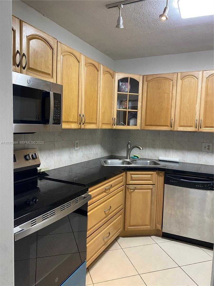 Small Image of 1801 SOUTH OCEAN DR #741, Hallandale Beach Number 12