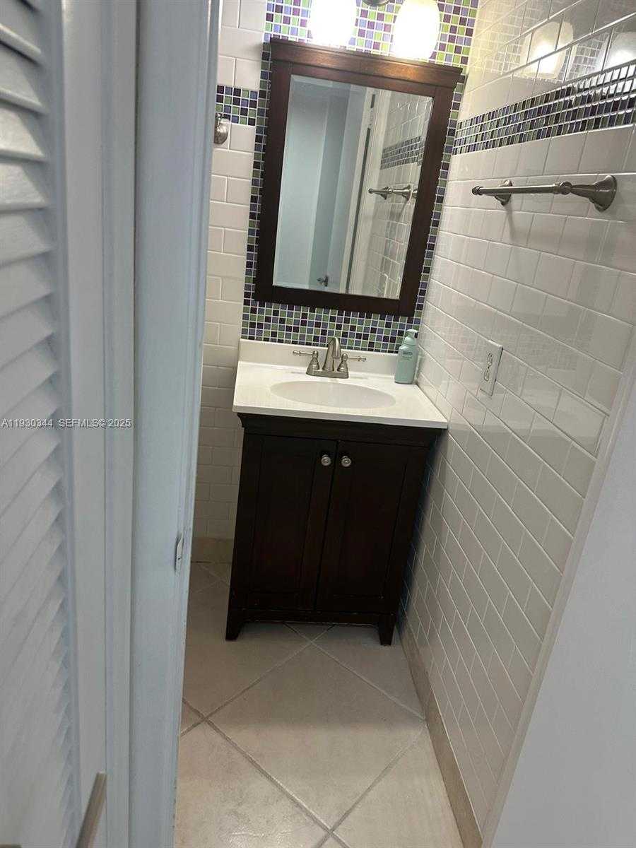 Small Image of 1801 SOUTH OCEAN DR #741, Hallandale Beach Number 16