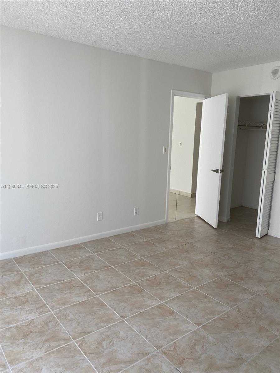 Small Image of 1801 SOUTH OCEAN DR #741, Hallandale Beach Number 6