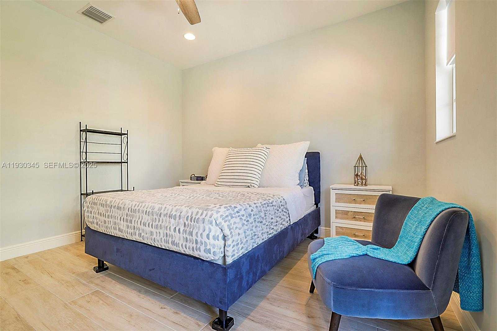 Small Image of 140 OCEAN BREEZE DR #140, Juno Beach Number 24