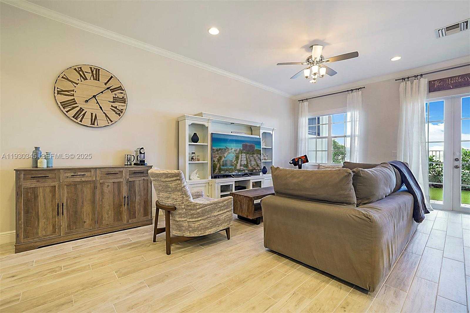 Small Image of 140 OCEAN BREEZE DR #140, Juno Beach Number 4