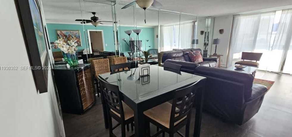 Imagen de Pequeño Objeto