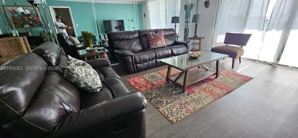 Imagen de Pequeño Objeto