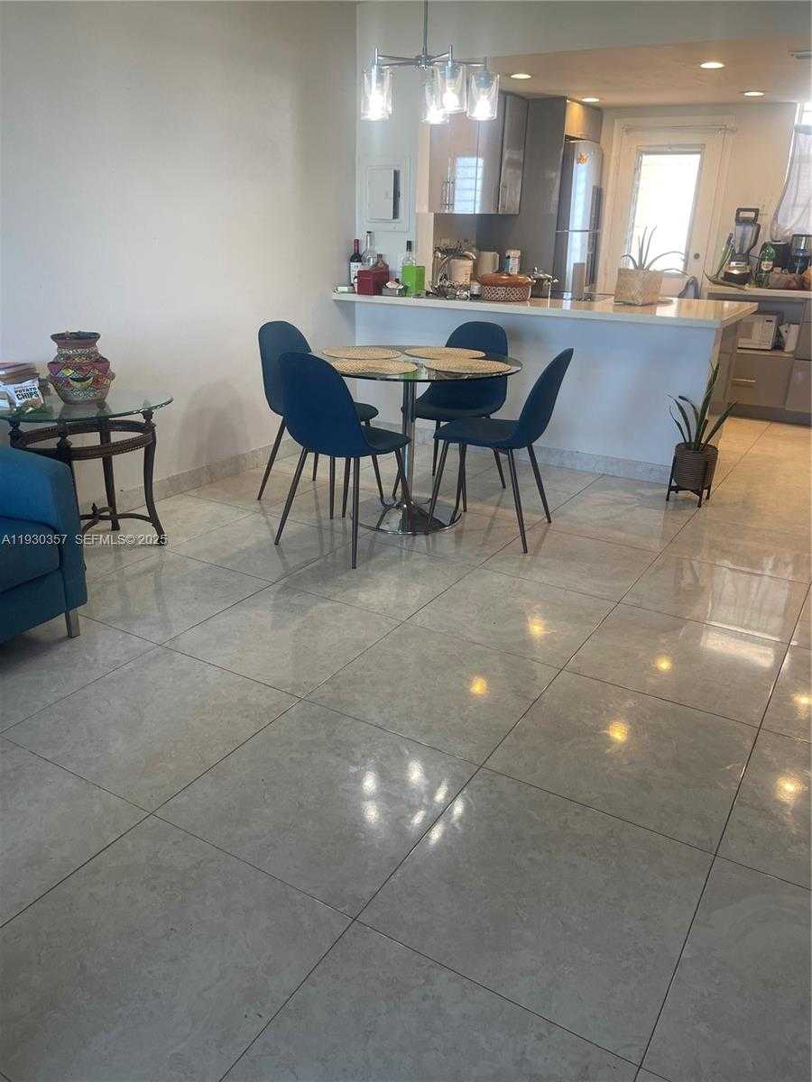 Small Image of 2905 POINT EAST DR #L404, Aventura Number 2