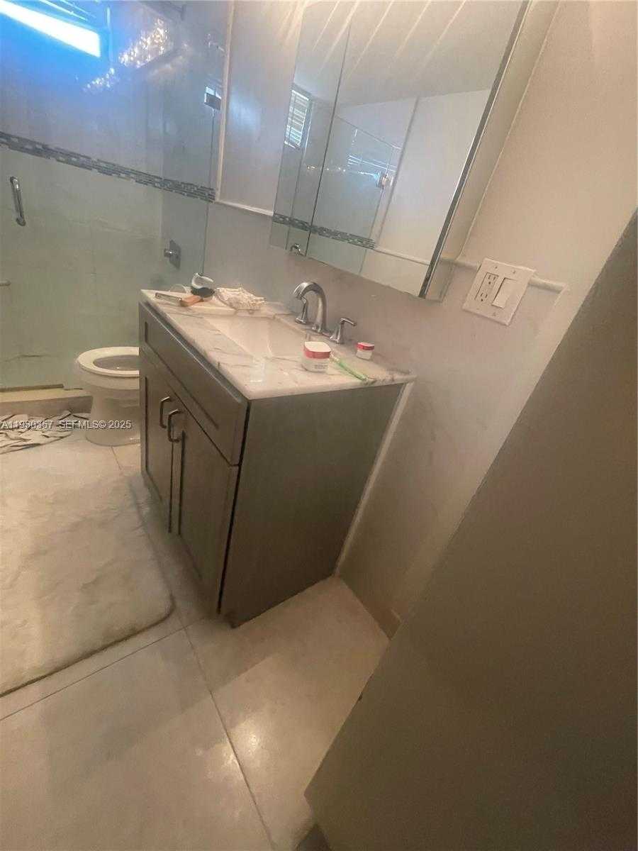 Small Image of 2905 POINT EAST DR #L404, Aventura Number 20