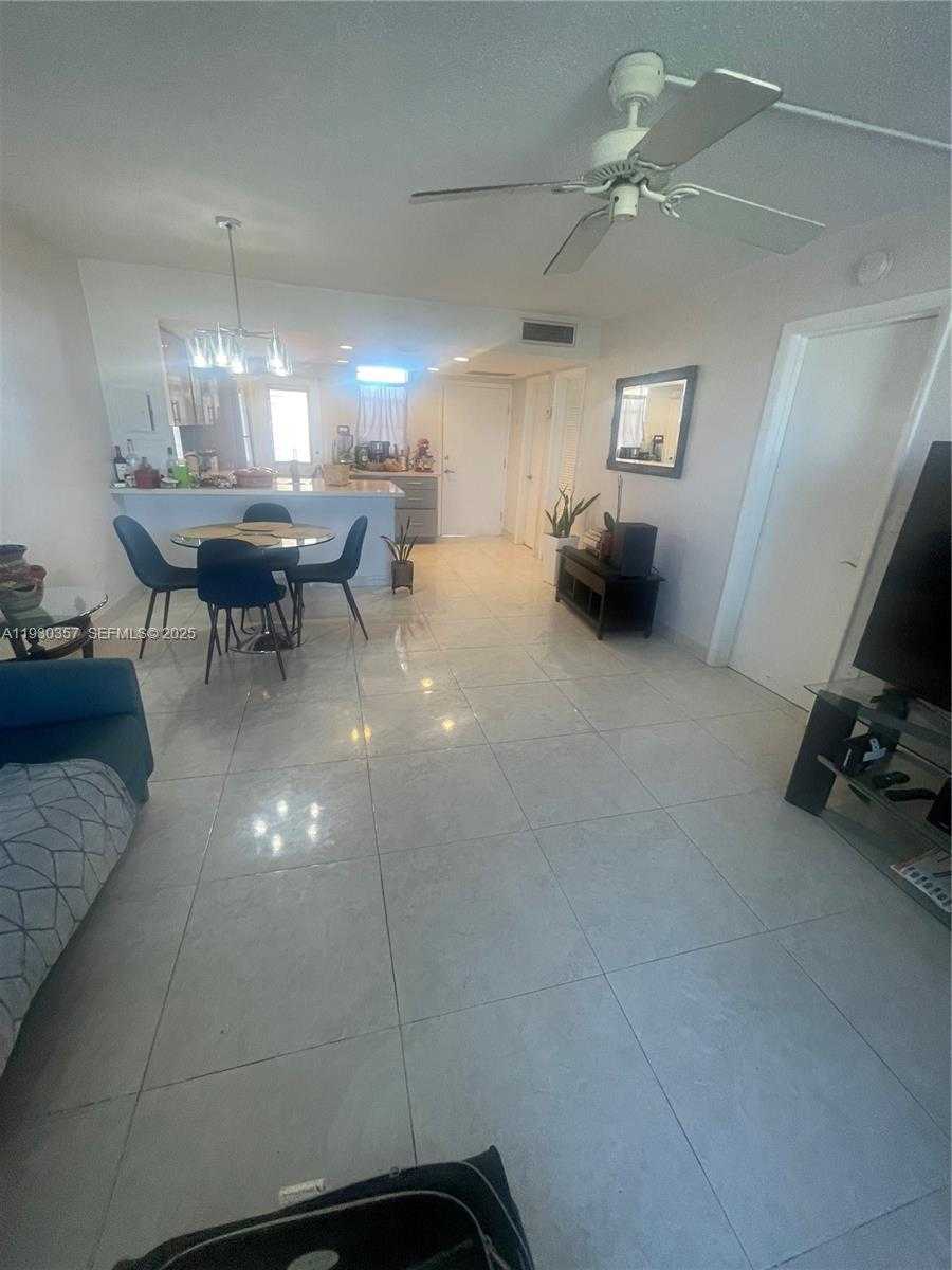 Small Image of 2905 POINT EAST DR #L404, Aventura Number 25