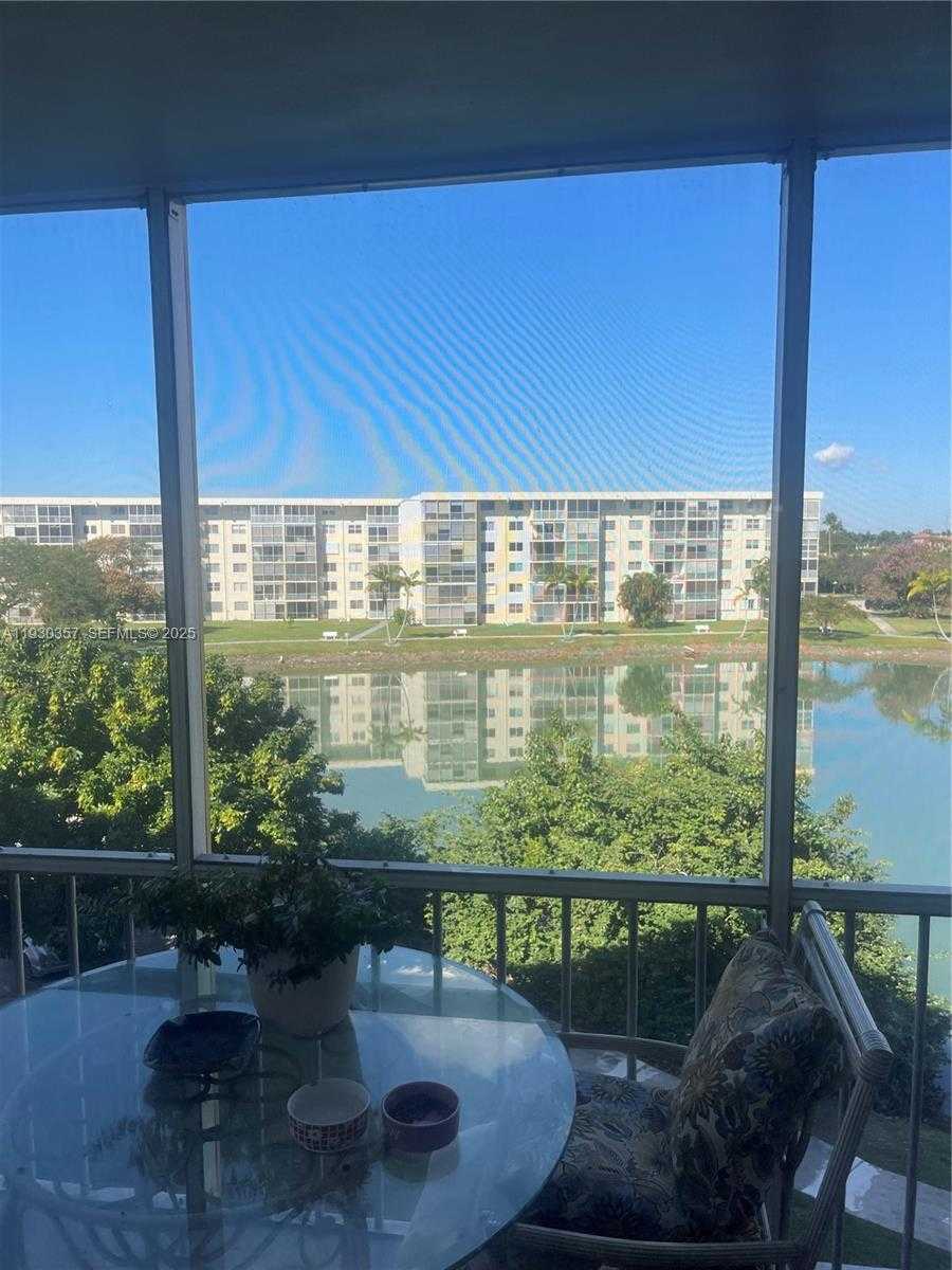 Small Image of 2905 POINT EAST DR #L404, Aventura Number 27