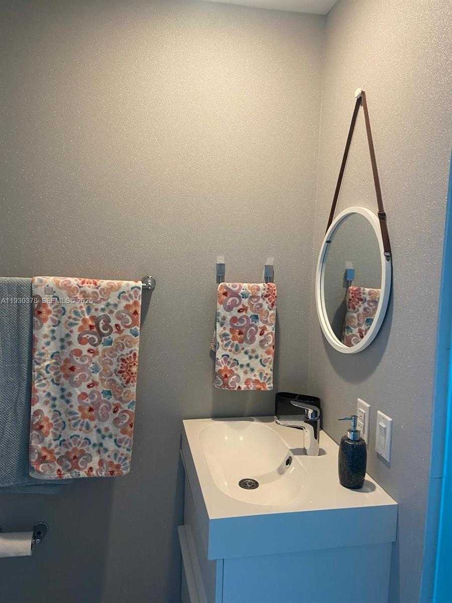 Small Image of 501 NORTH EAST 31ST ST #604, Miami Number 7