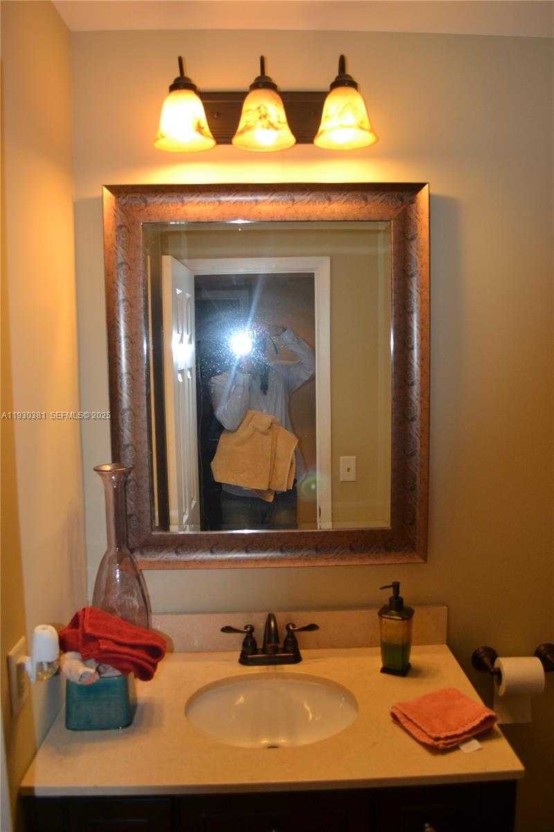 Small Image of 9727 HAMMOCKS BLVD #207D, Miami Number 22