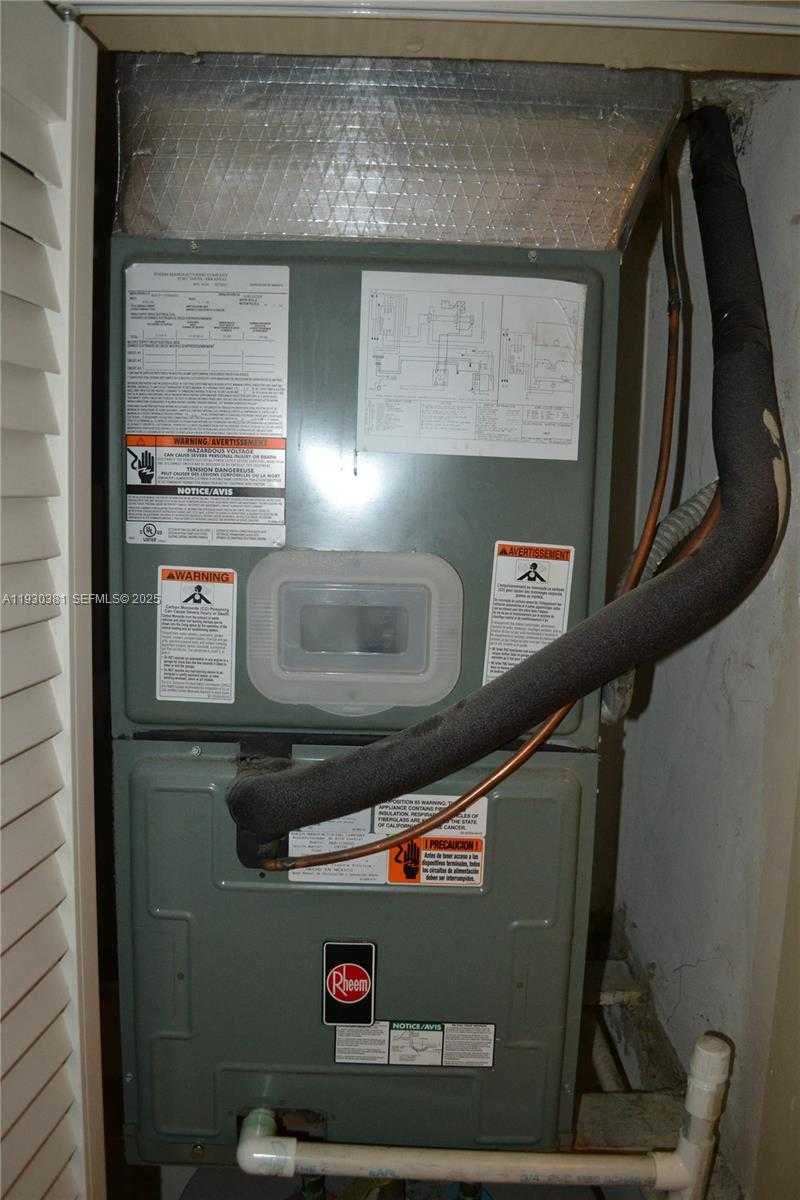 Small Image of 9727 HAMMOCKS BLVD #207D, Miami Number 26