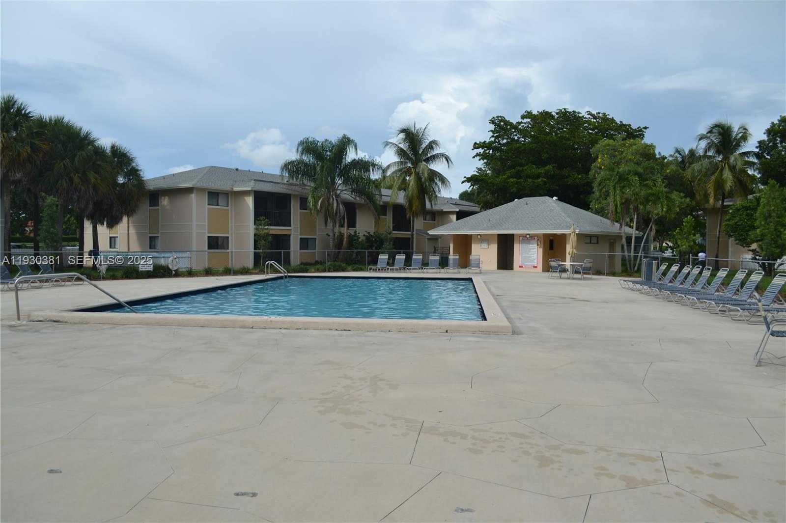 Small Image of 9727 HAMMOCKS BLVD #207D, Miami Number 7