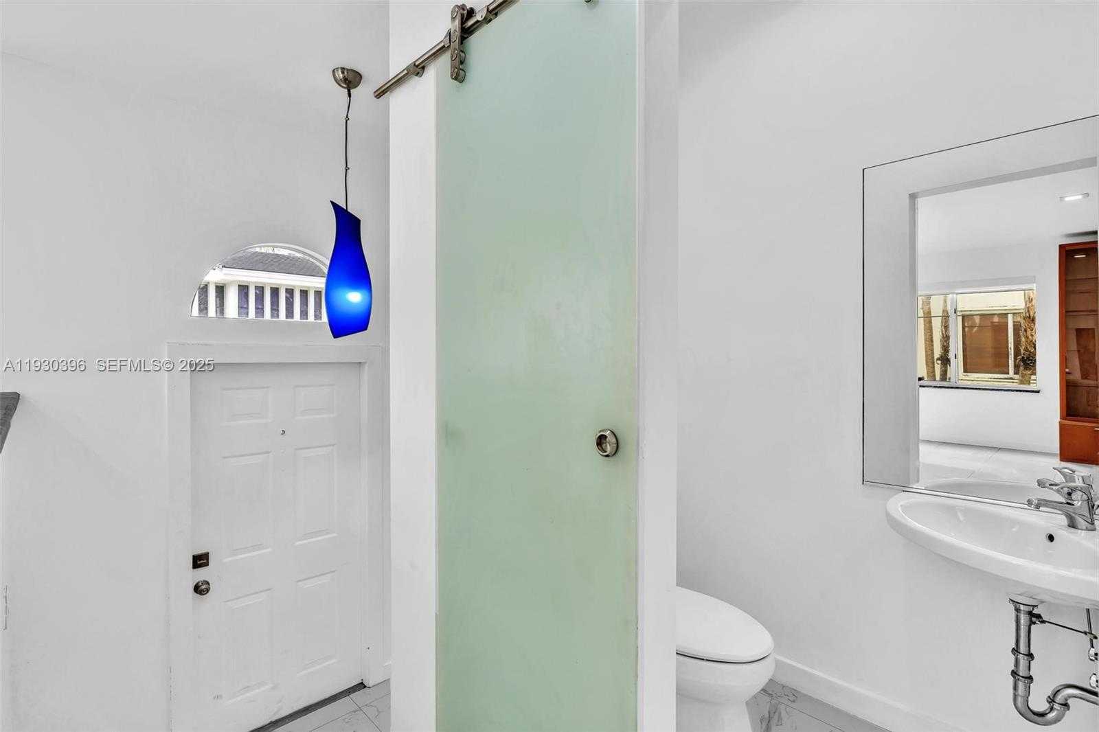 Small Image of 10065 BAY HARBOR TER, Bay Harbor Islands Number 13