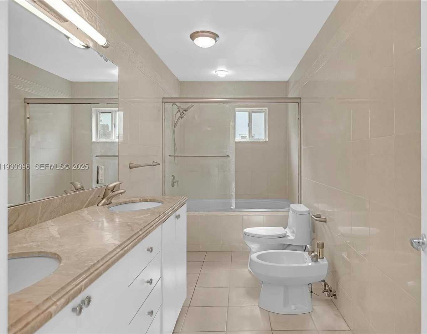 Small Image of 10065 BAY HARBOR TER, Bay Harbor Islands Number 14