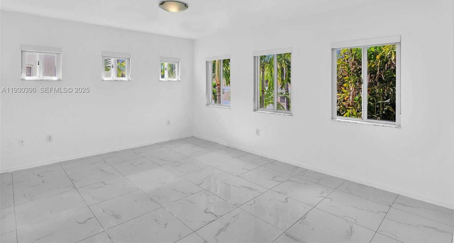 Small Image of 10065 BAY HARBOR TER, Bay Harbor Islands Number 16