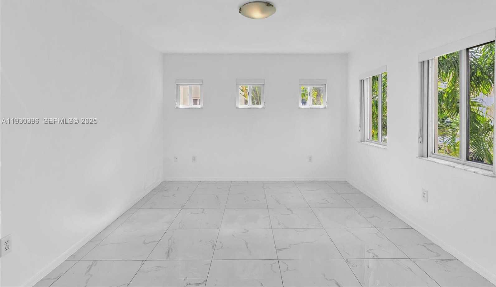 Small Image of 10065 BAY HARBOR TER, Bay Harbor Islands Number 17