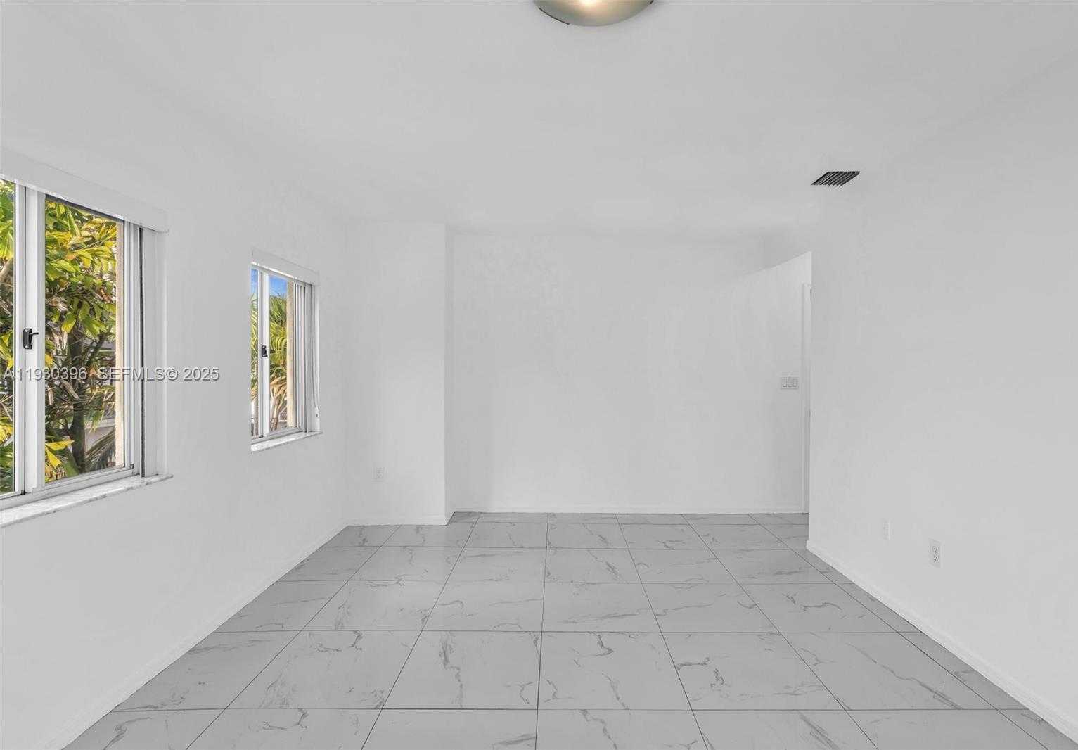 Small Image of 10065 BAY HARBOR TER, Bay Harbor Islands Number 18