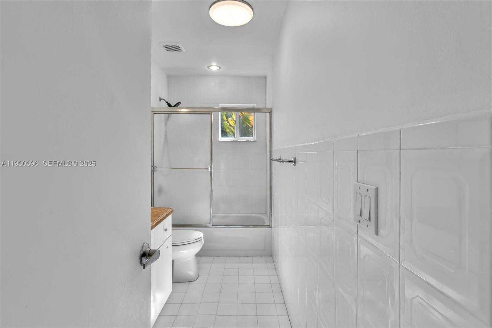 Small Image of 10065 BAY HARBOR TER, Bay Harbor Islands Number 21