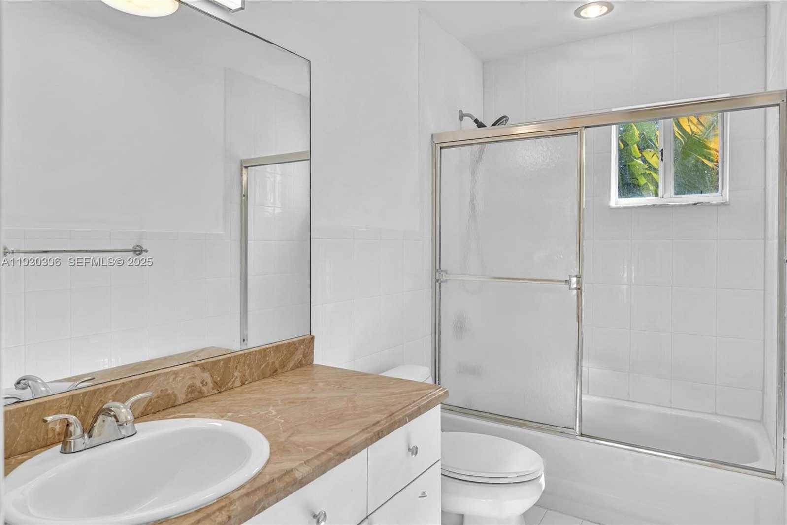 Small Image of 10065 BAY HARBOR TER, Bay Harbor Islands Number 22