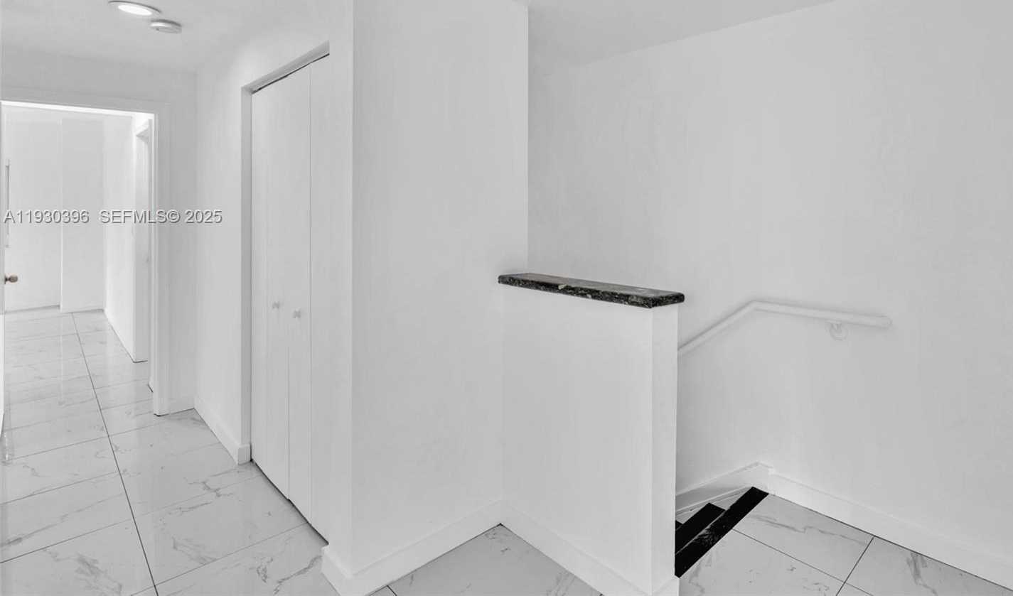 Small Image of 10065 BAY HARBOR TER, Bay Harbor Islands Number 27