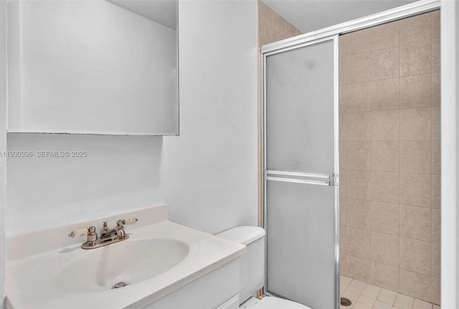 Small Image of 10065 BAY HARBOR TER, Bay Harbor Islands Number 29