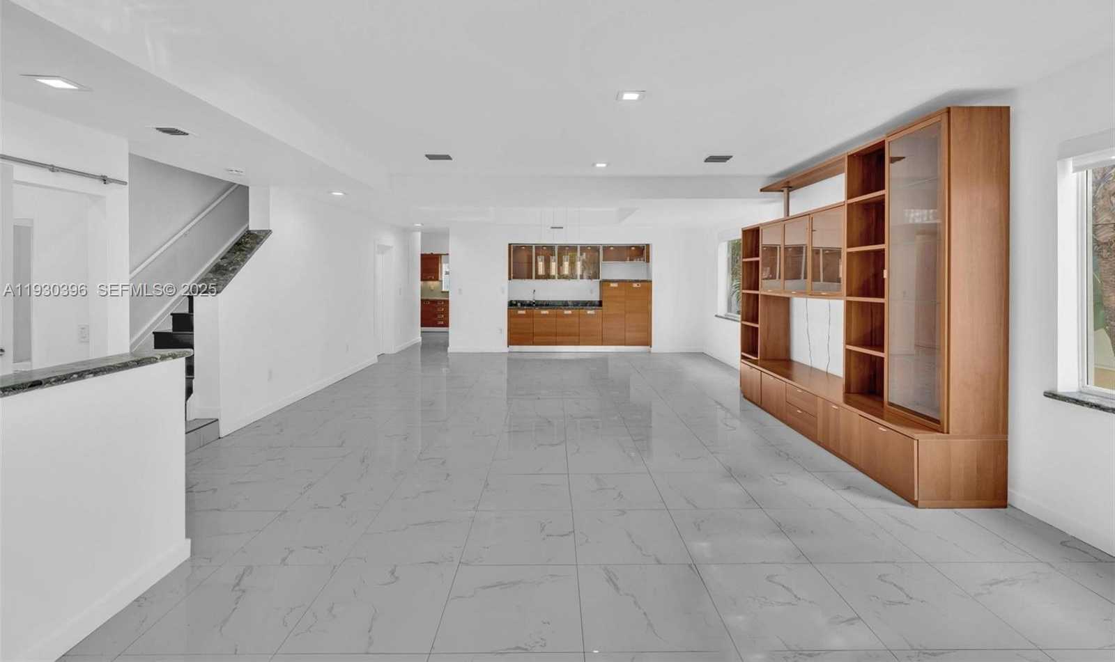 Small Image of 10065 BAY HARBOR TER, Bay Harbor Islands Number 5