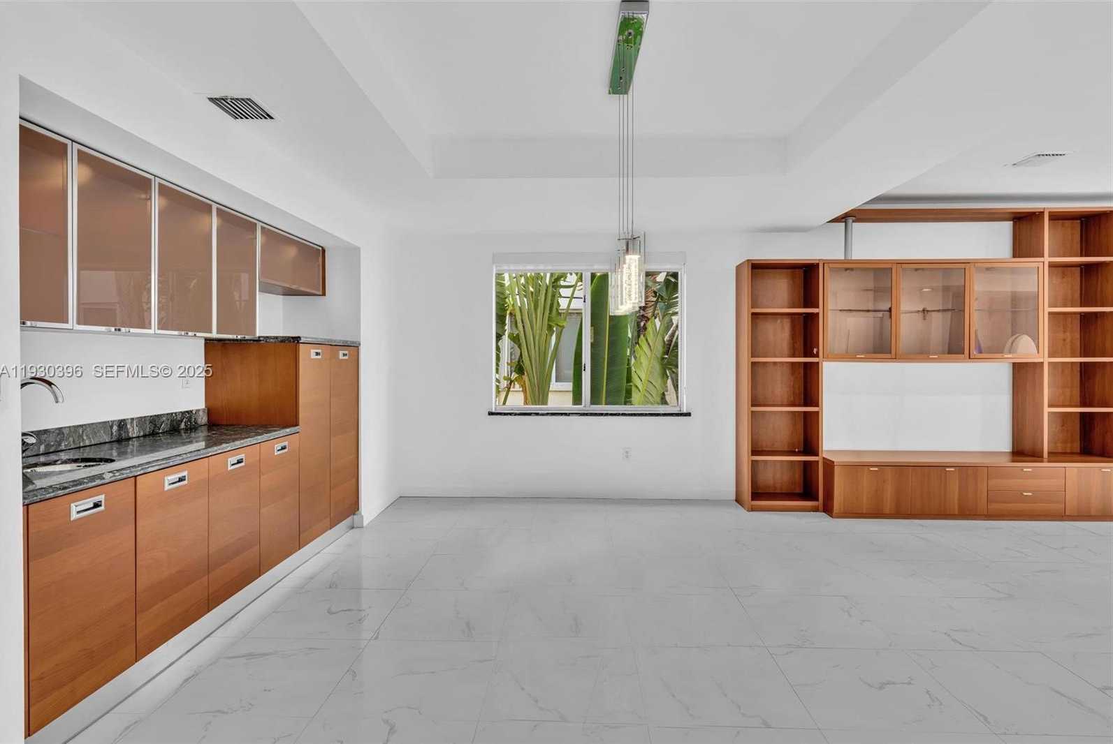 Small Image of 10065 BAY HARBOR TER, Bay Harbor Islands Number 8