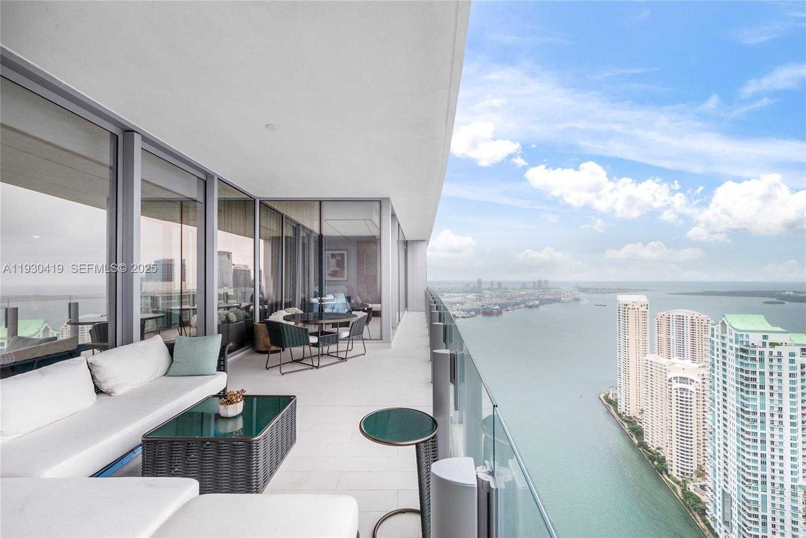 Small Image of 300 BISCAYNE BOULEVARD WAY #5104C, Miami Number 13