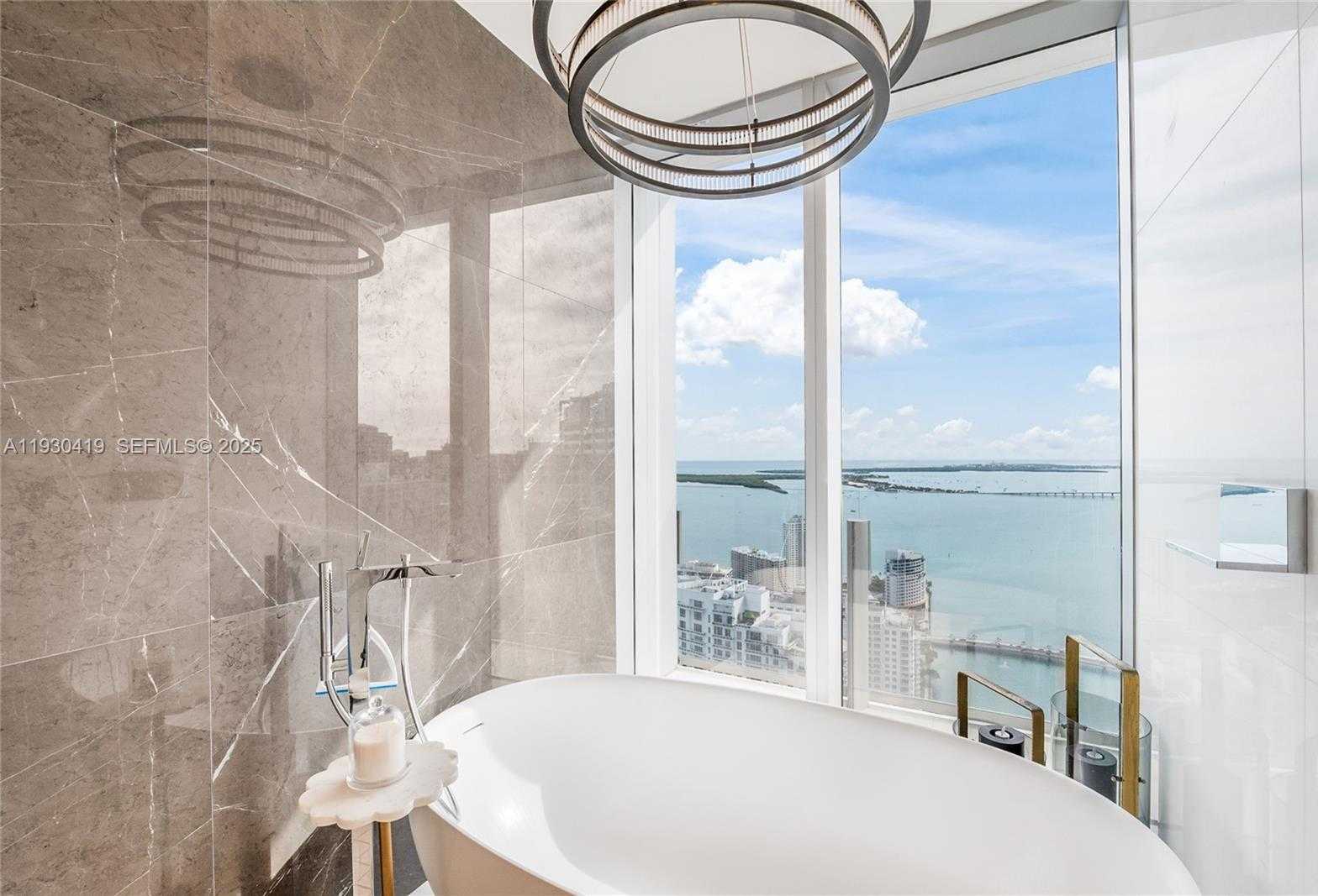 Small Image of 300 BISCAYNE BOULEVARD WAY #5104C, Miami Number 16