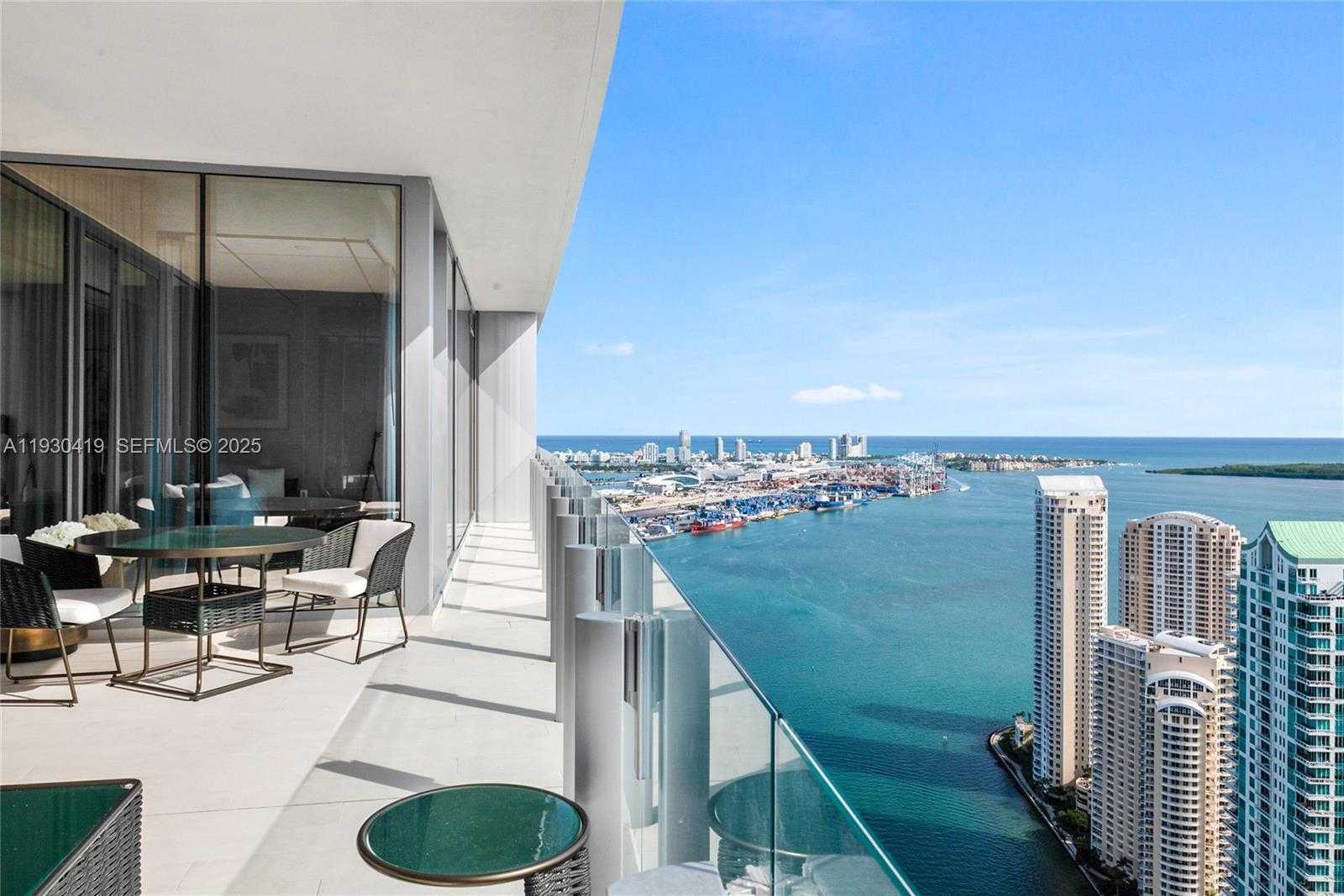Small Image of 300 BISCAYNE BOULEVARD WAY #5104C, Miami Number 2