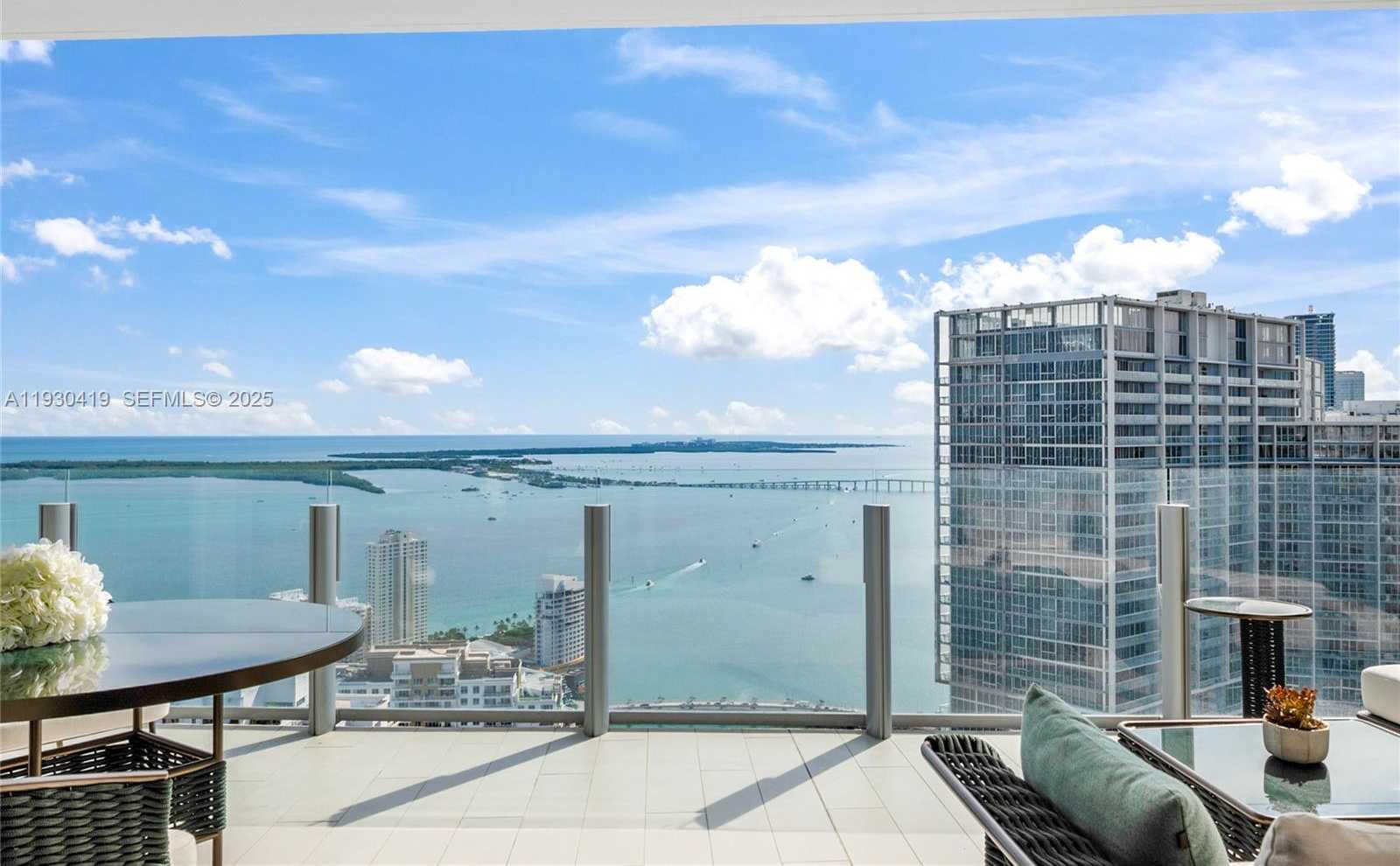 Small Image of 300 BISCAYNE BOULEVARD WAY #5104C, Miami Number 32
