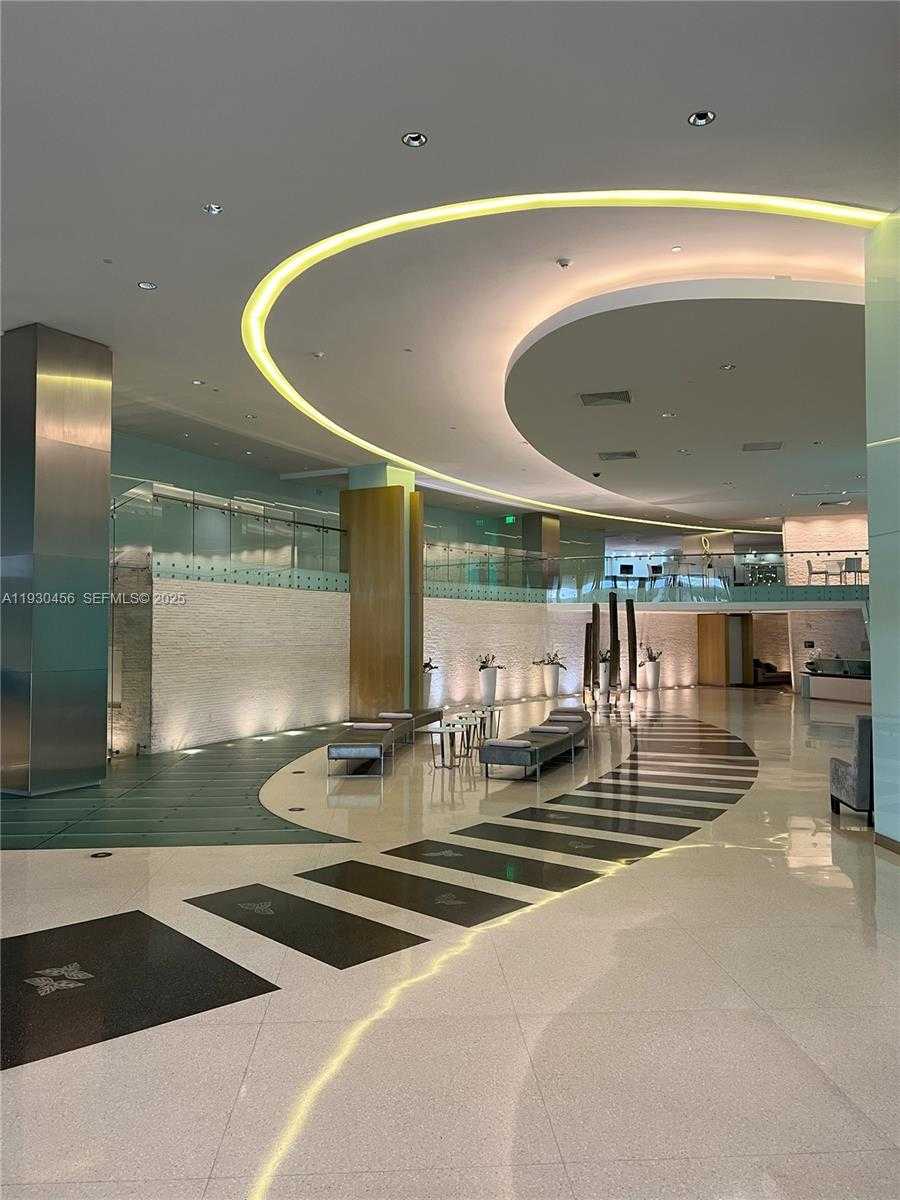 Small Image of Miami Number 10