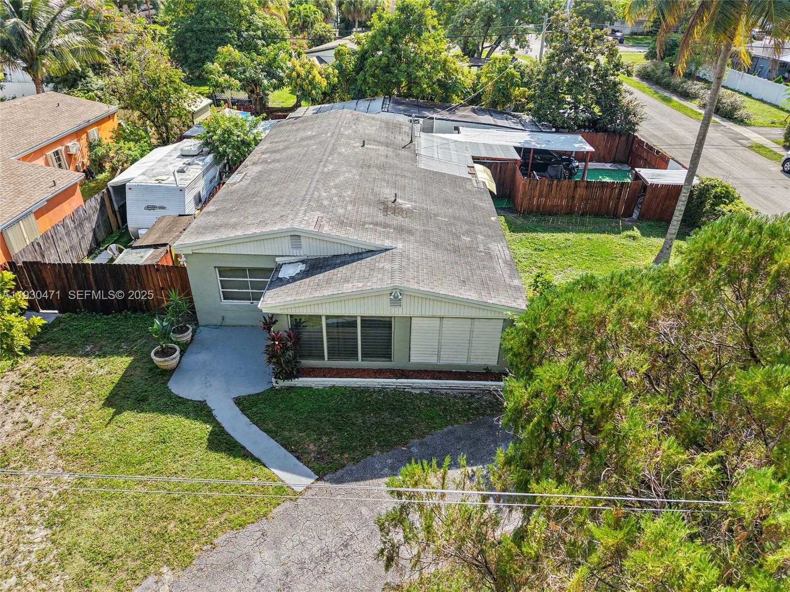 Small Image of 1300 NORTH EAST 183RD ST #1300, North Miami Beach Number 3