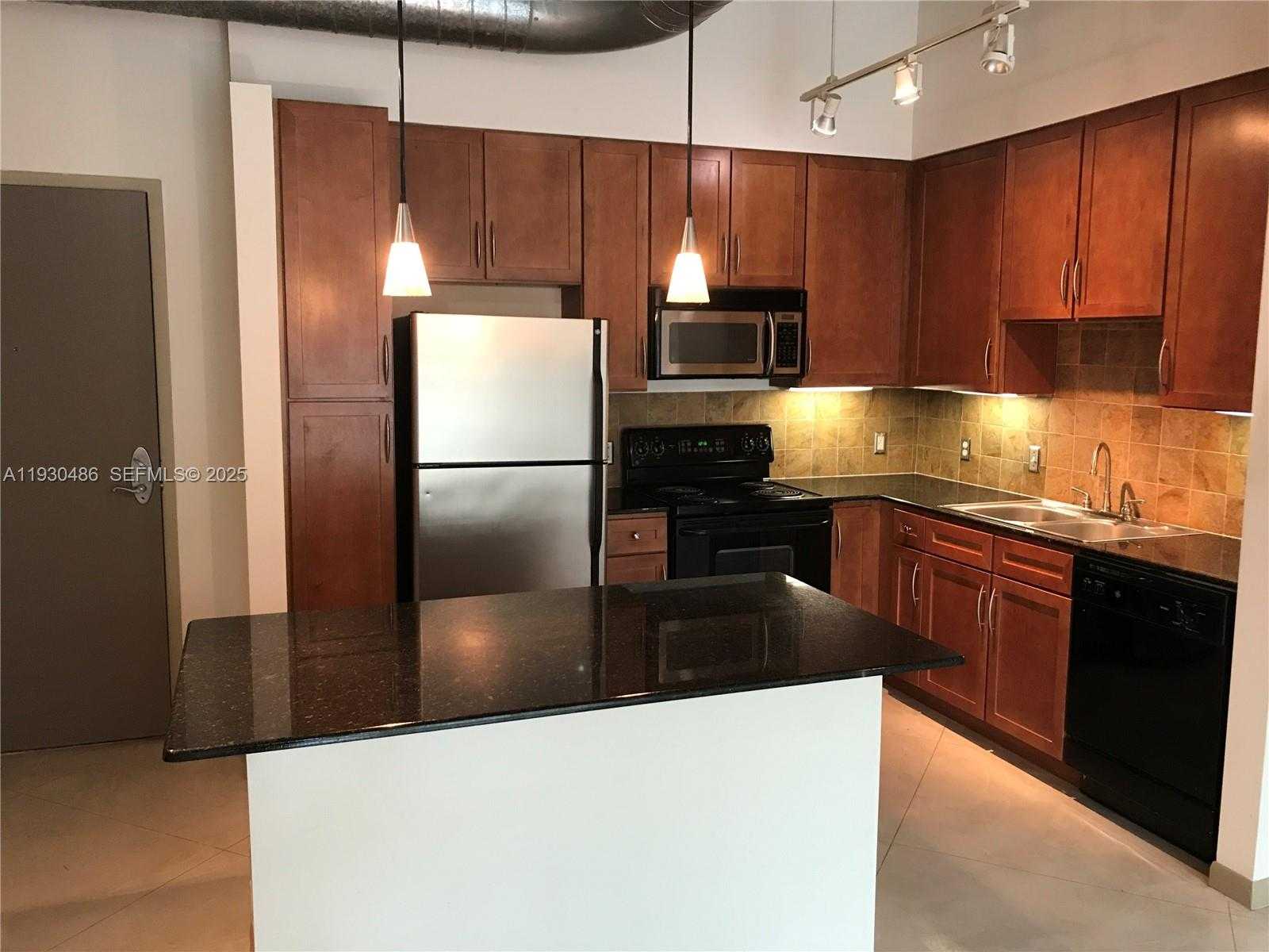 Small Image of 2001 BISCAYNE BLVD #2405, Miami Number 1