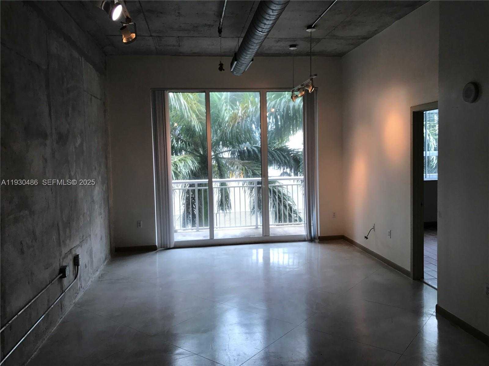 Small Image of 2001 BISCAYNE BLVD #2405, Miami Number 14