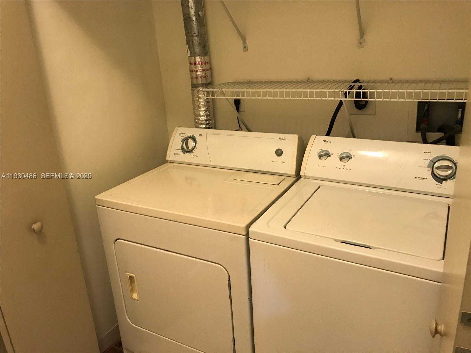 Small Image of 2001 BISCAYNE BLVD #2405, Miami Number 20