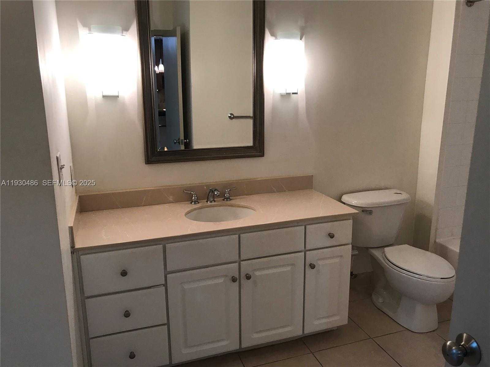 Small Image of 2001 BISCAYNE BLVD #2405, Miami Number 22