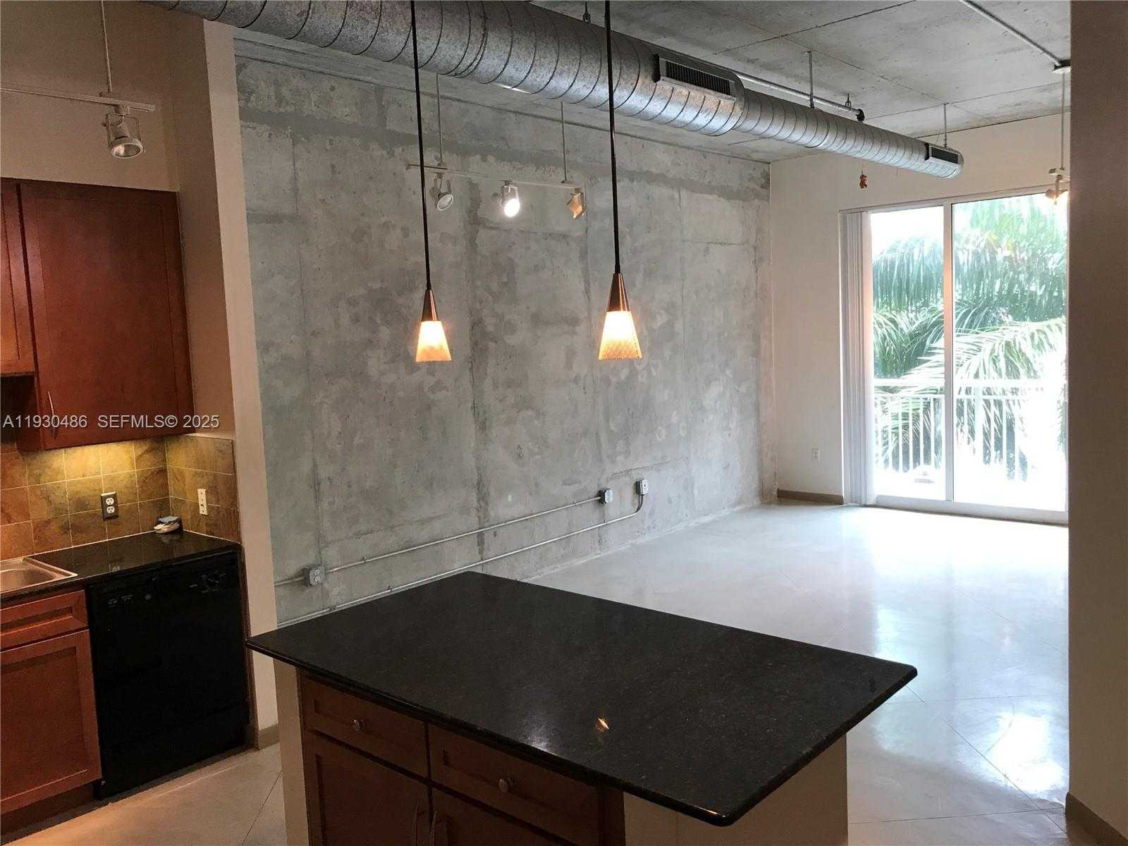 Small Image of 2001 BISCAYNE BLVD #2405, Miami Number 5